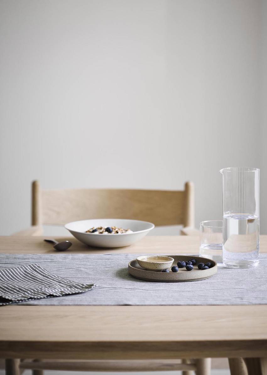 Table runner model Tenstra made from organic cotton