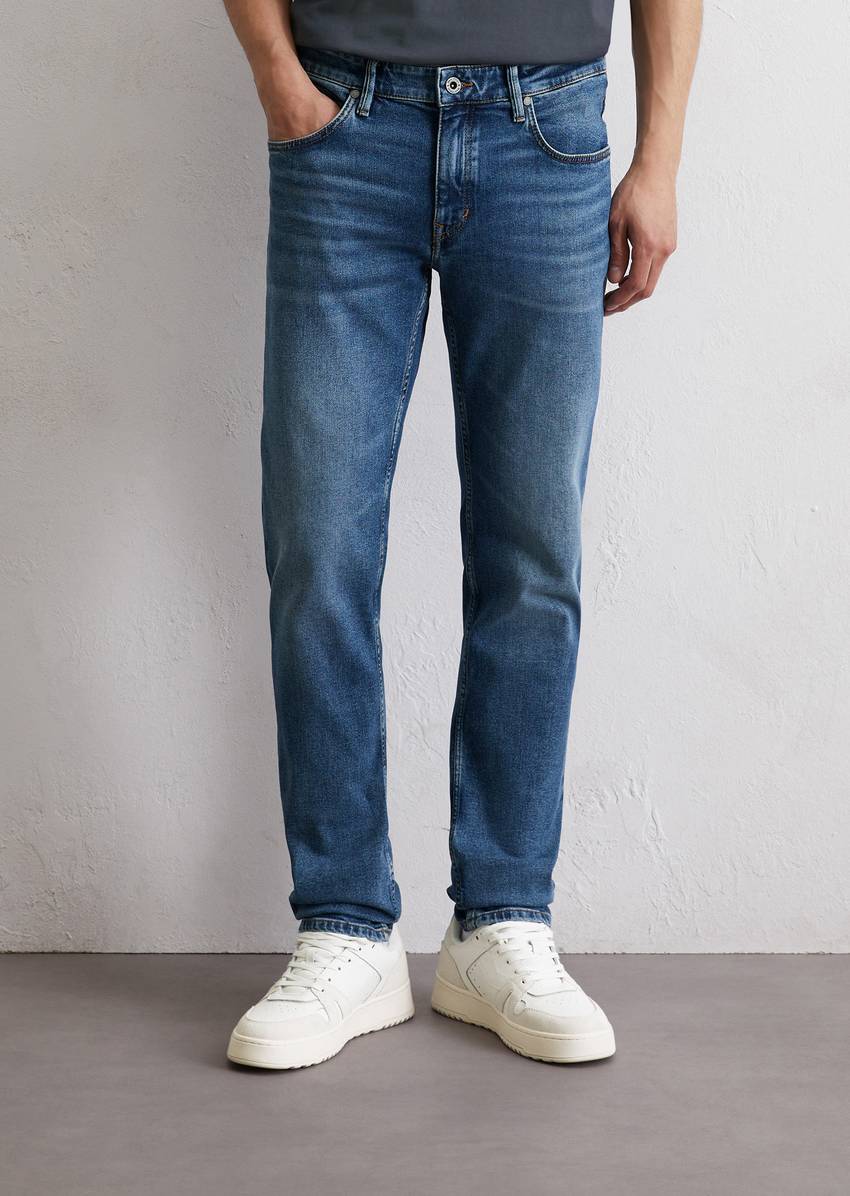 Jeans model Sjöbo shaped made from a stretchy organic cotton blend