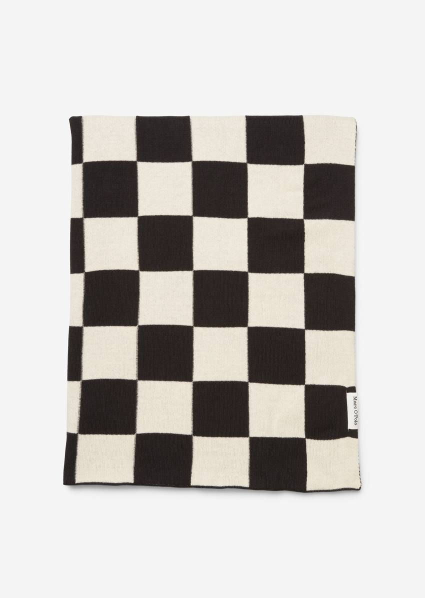 Plaid model Rykki made from organic cotton