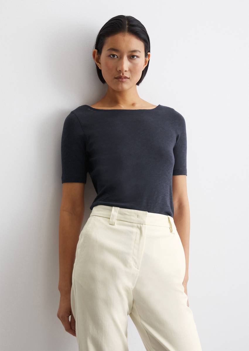 Regular slub jersey T-shirt with a bateau neckline