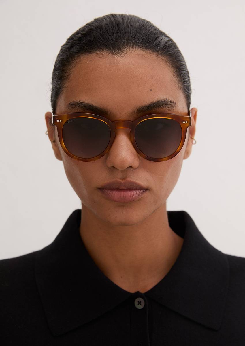 Unisex sunglasses in panto style