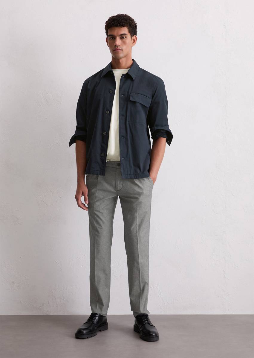 Chino Model Stig Jogger pleats shaped made from an organic cotton blend