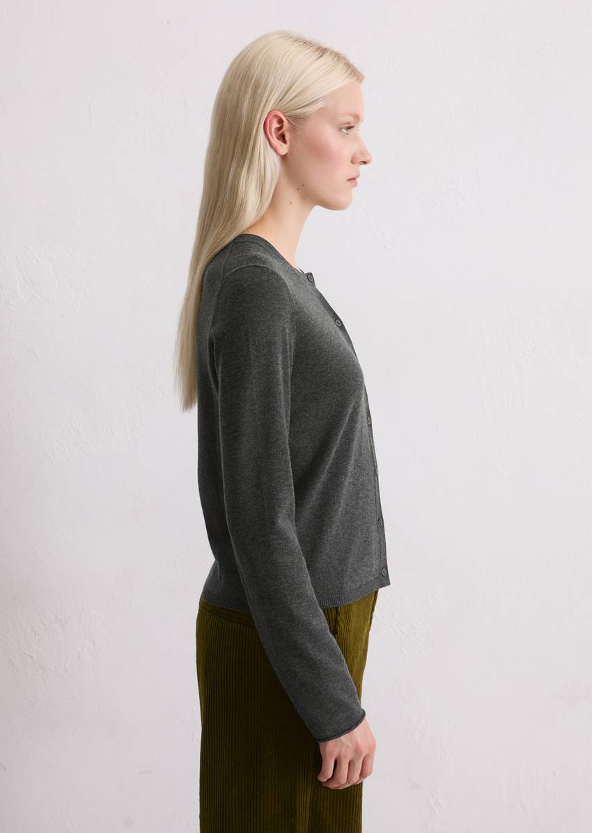 Cardigan slim made from a virgin wool/viscose mix