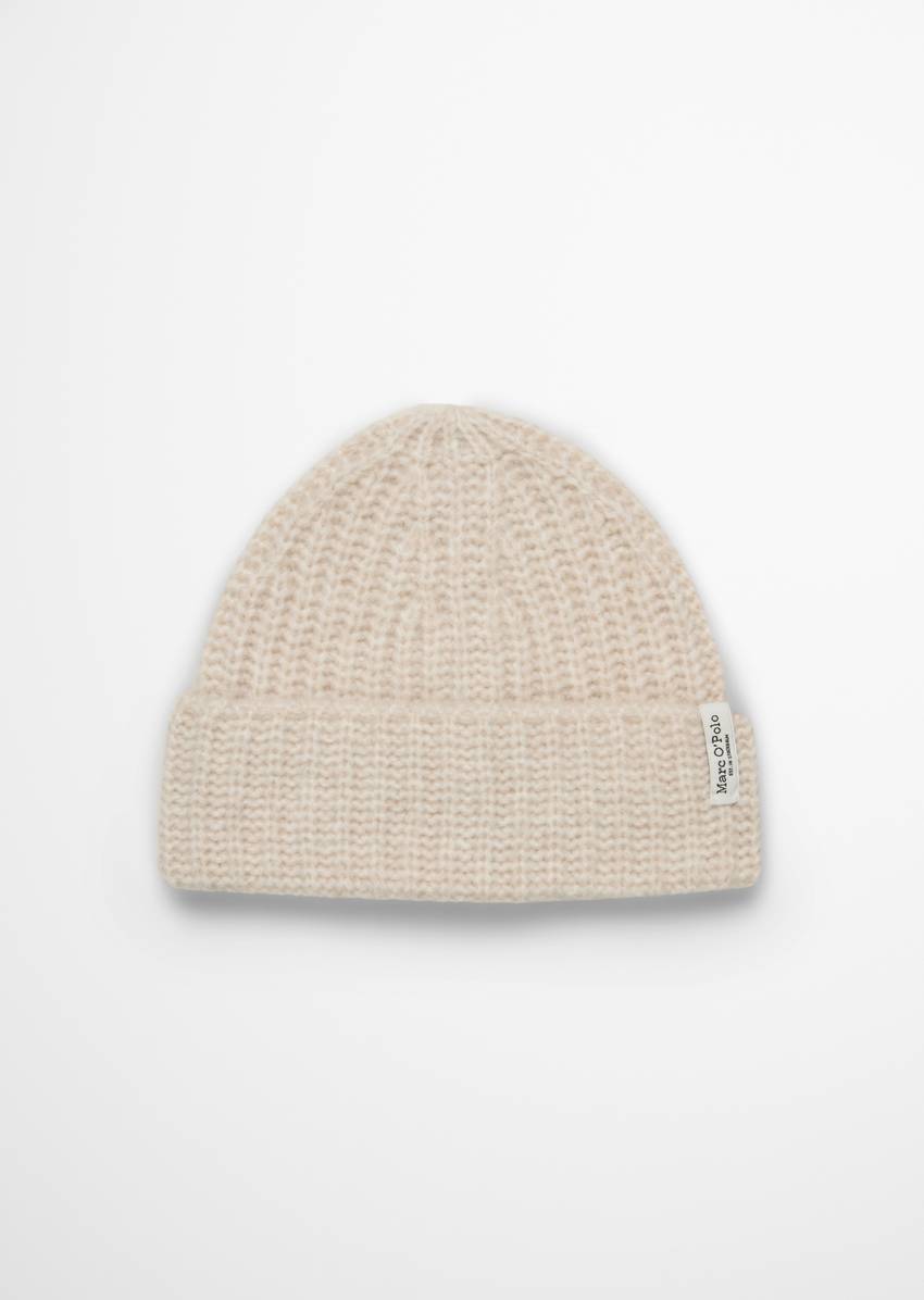 Cap made from a soft virgin wool blend