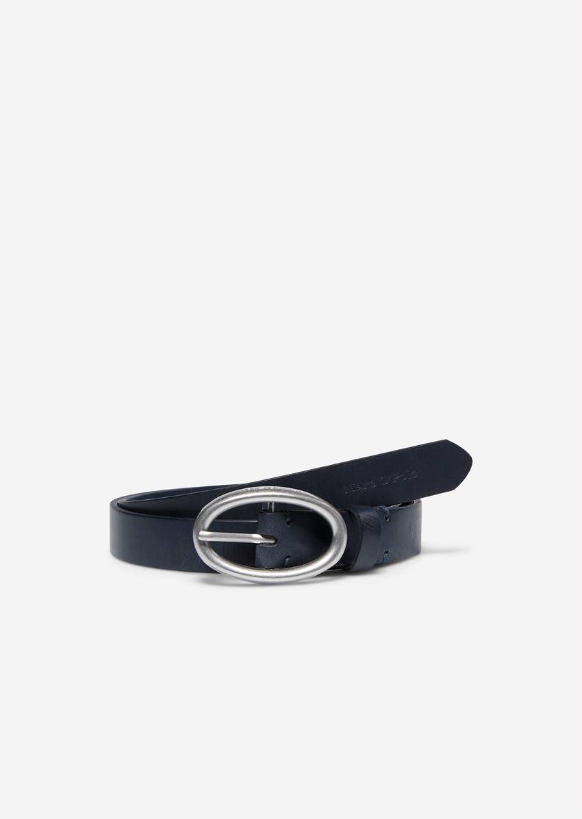 Belt with oval clasp