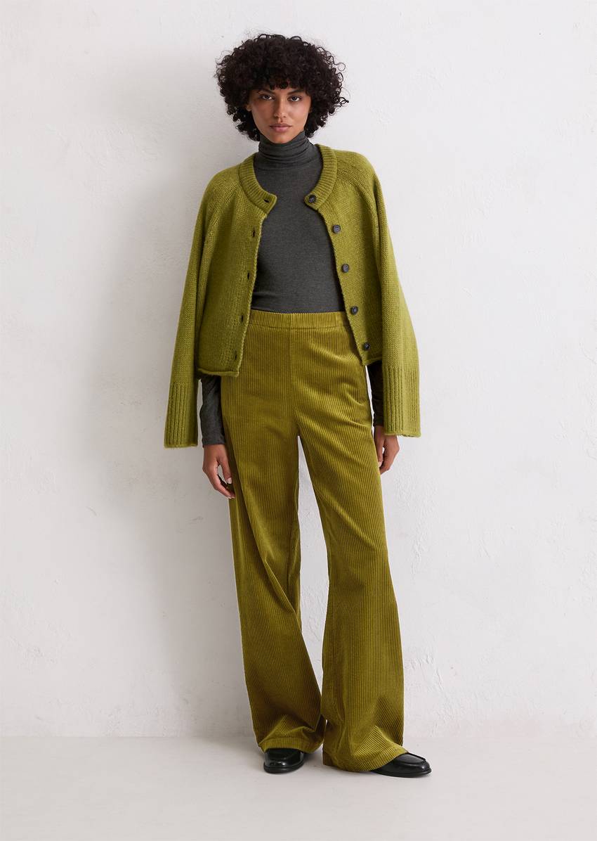 Relaxed corduroy trousers made from pure organic cotton