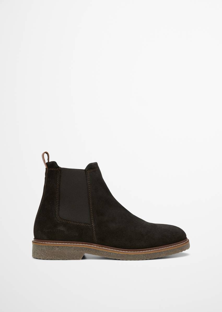 Chelsea boot model Linus made from soft suede cowhide