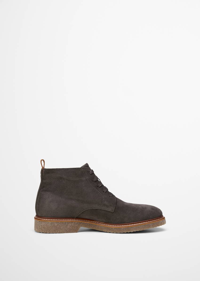Desert Boot Model Linus made from soft suede cowhide
