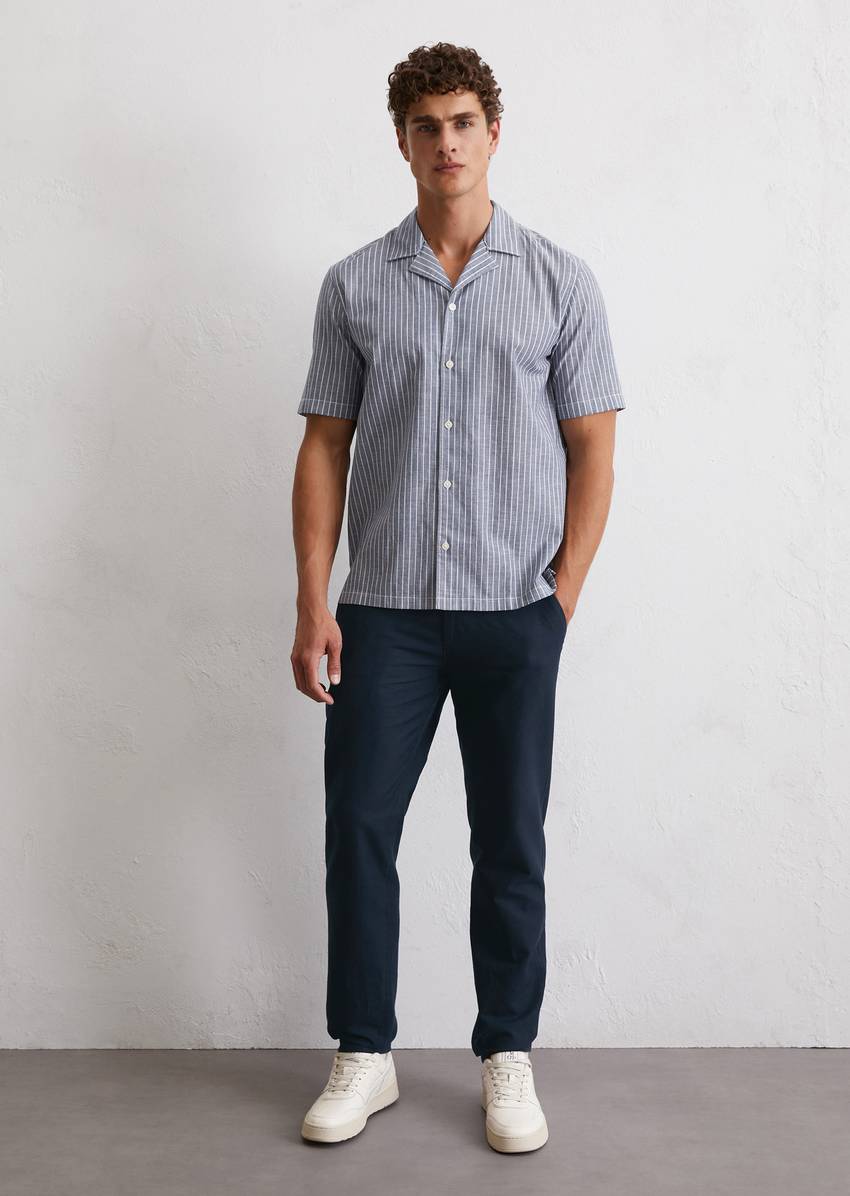Regular short-sleeved shirt made from pure organic cotton