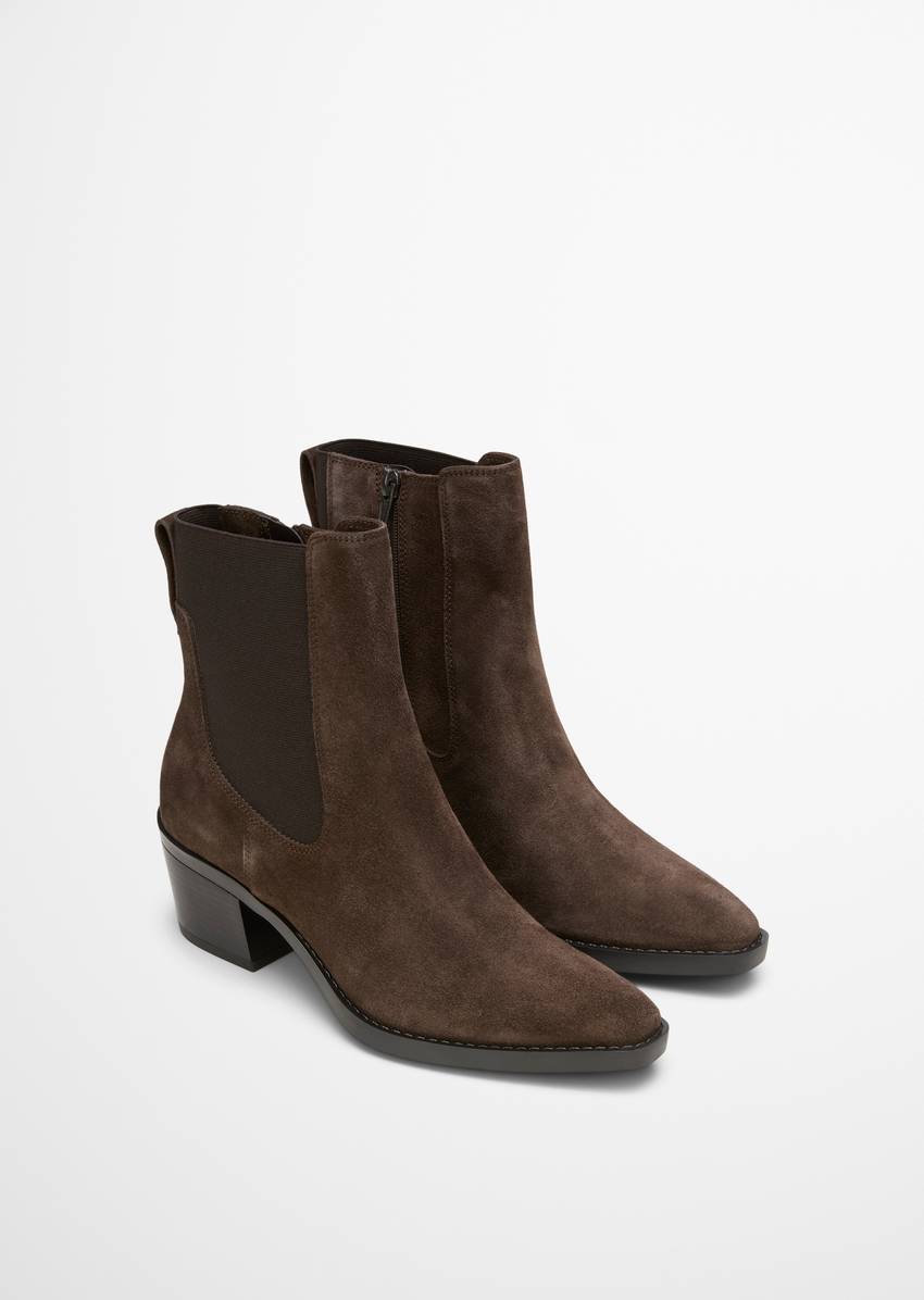 Western-style boot with inside zipper