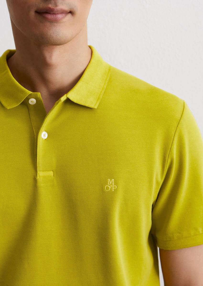 Piqué shaped polo shirt made from organic cotton stretch