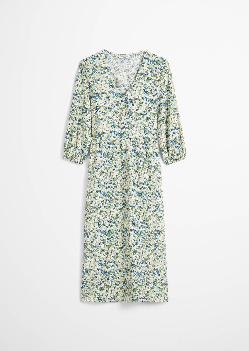 Relaxed crinkle print dress made from a viscose blend with a seersucker effect