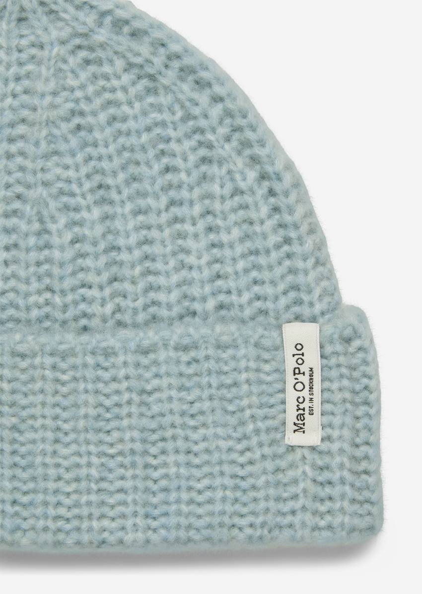 Cap made from a soft virgin wool blend