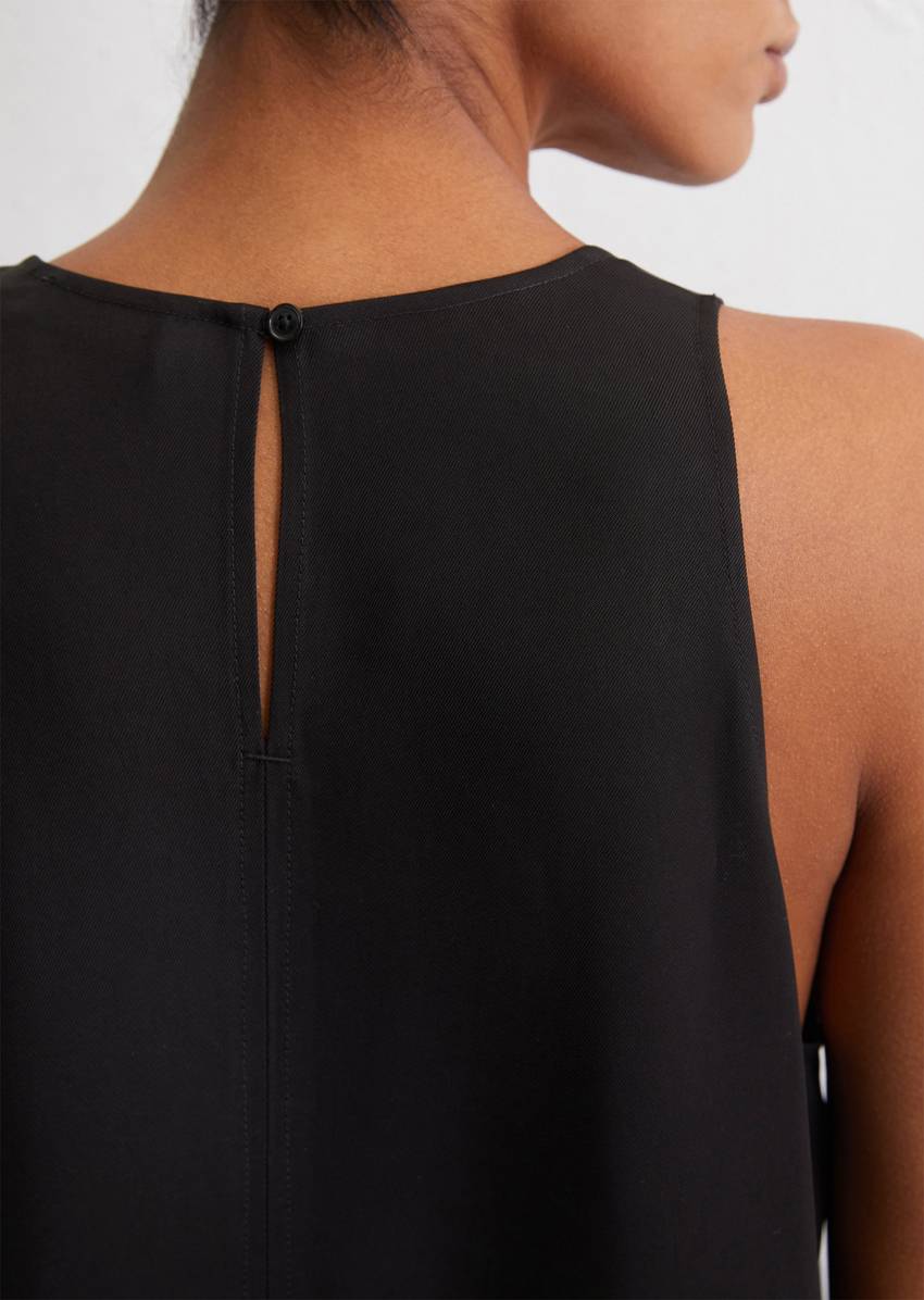 Dress relaxed Made from flowing Naia™ twill