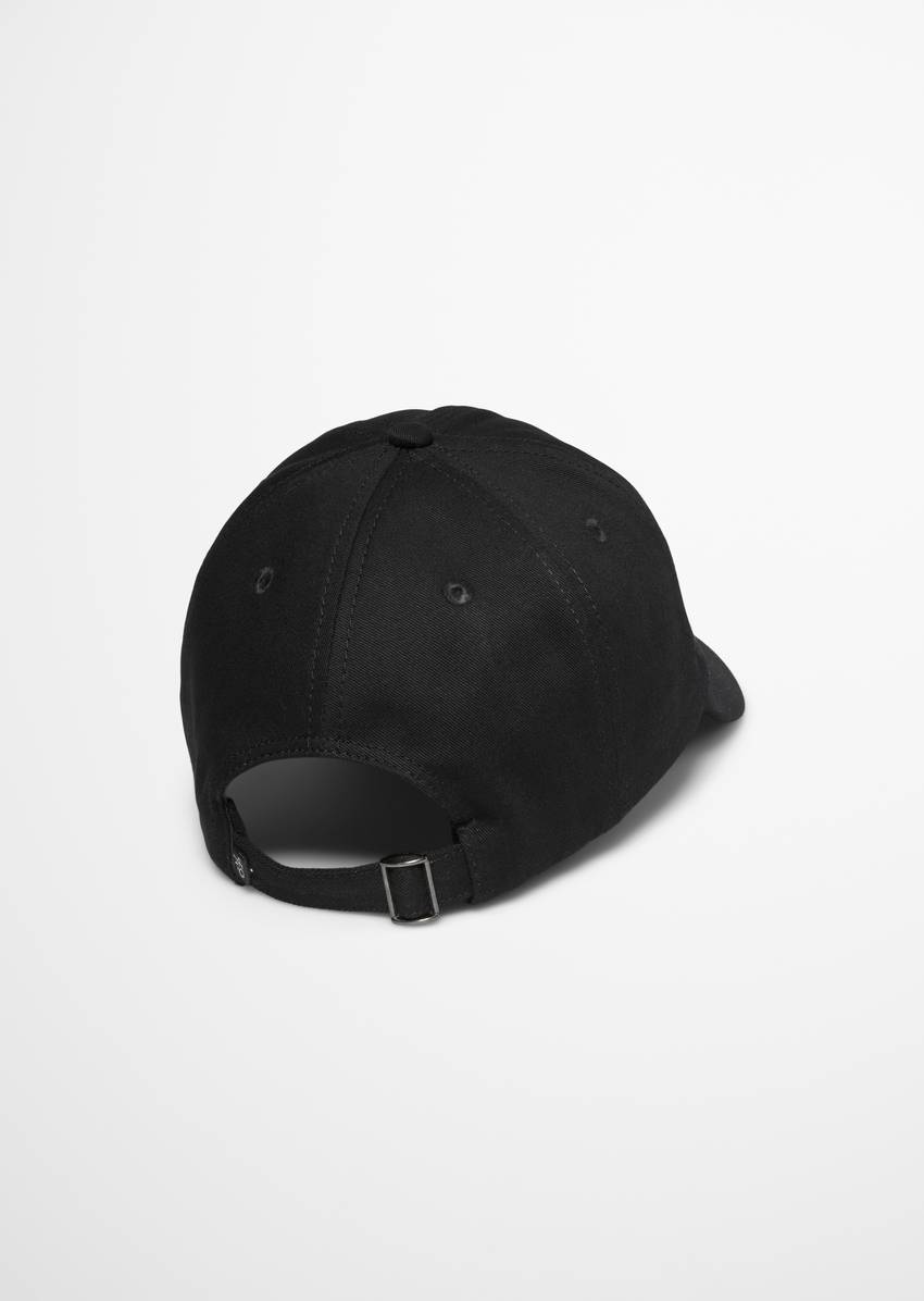 Cap made from high-quality organic twill