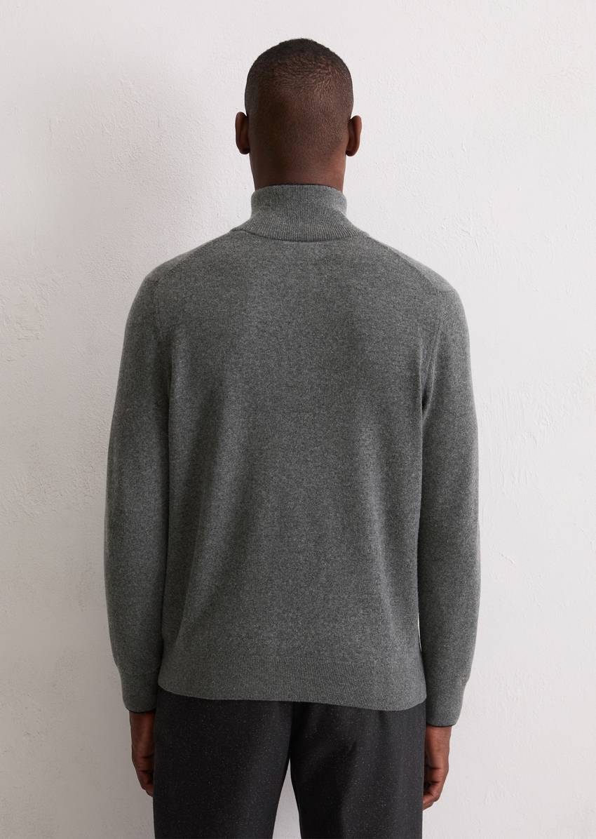 Troyer regular made from an organic cotton/virgin wool blend