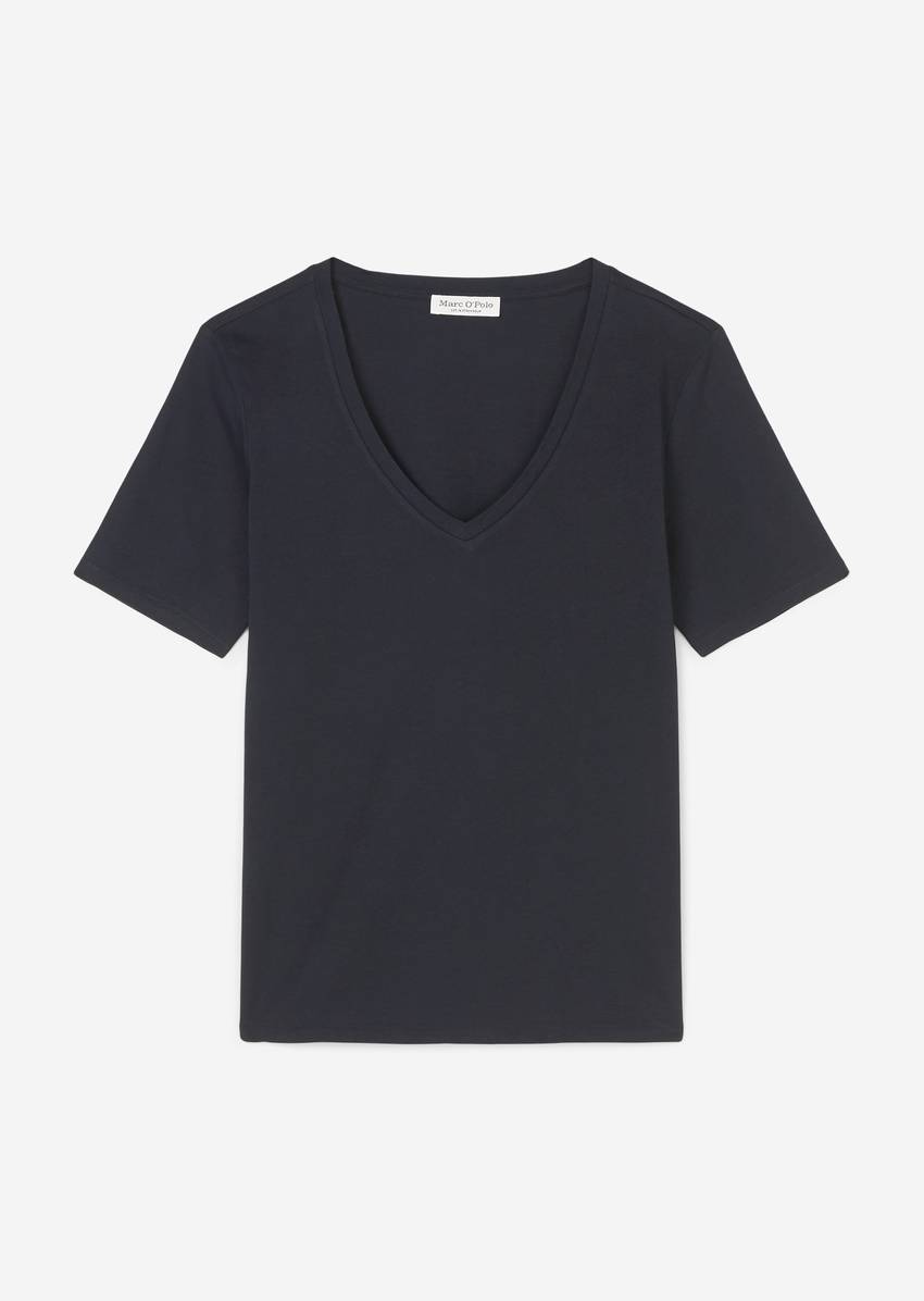 V-neck T-shirt, regular fit made of organic cotton