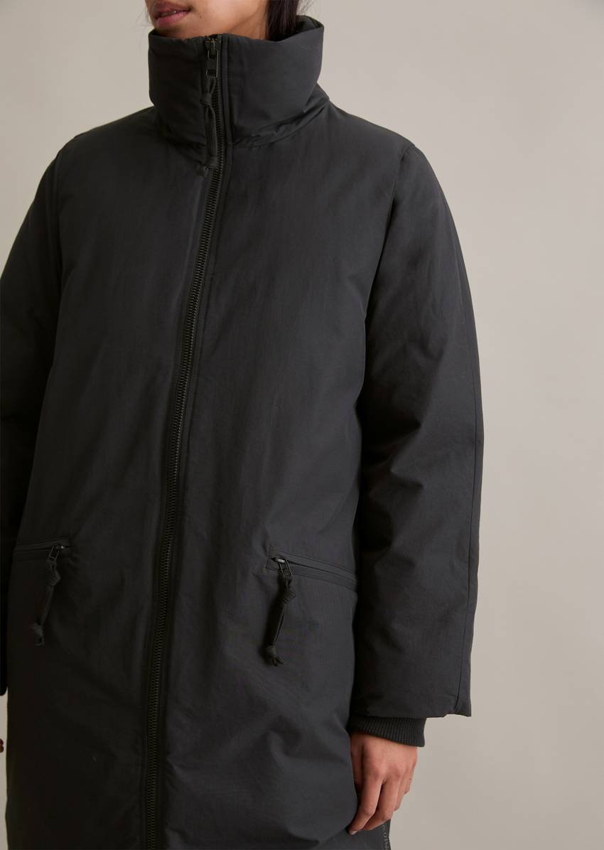 Relaxed outdoor quilted coat made from water-repellent polyester