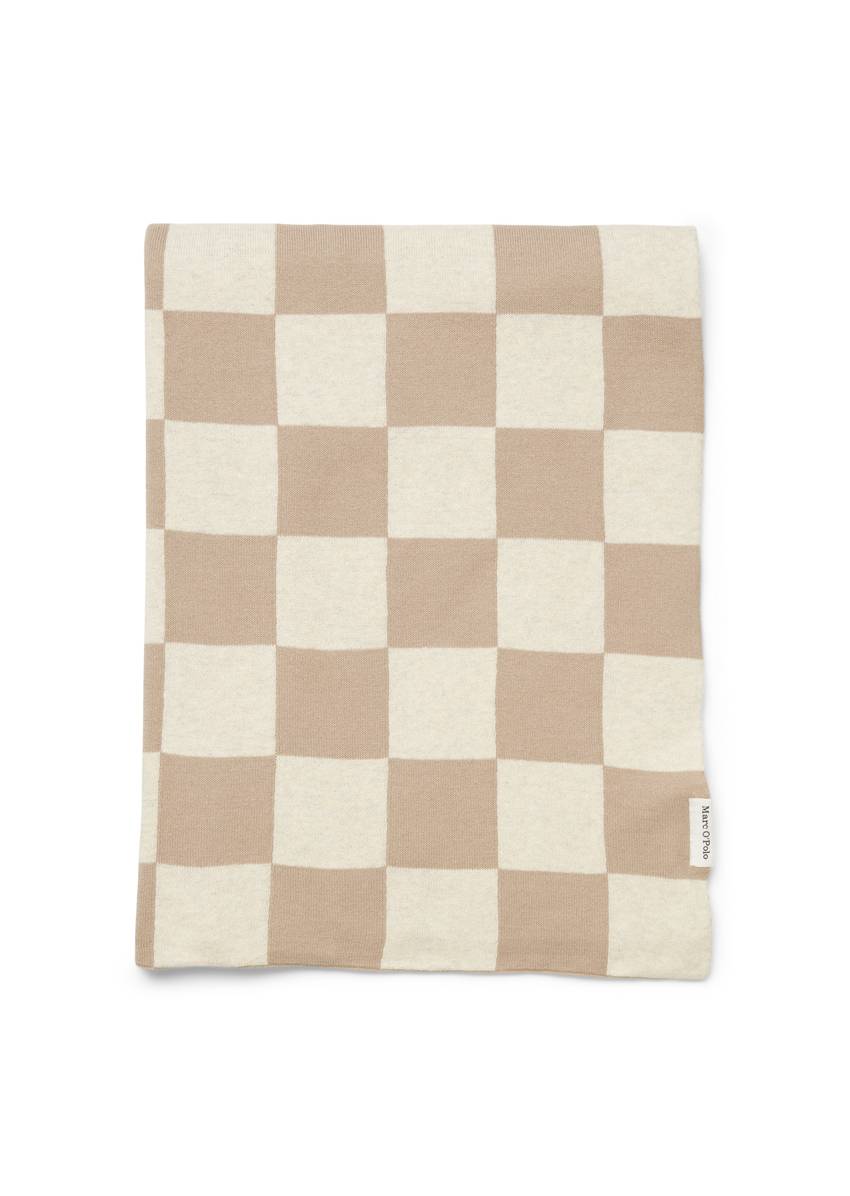 Plaid model Rykki made from organic cotton