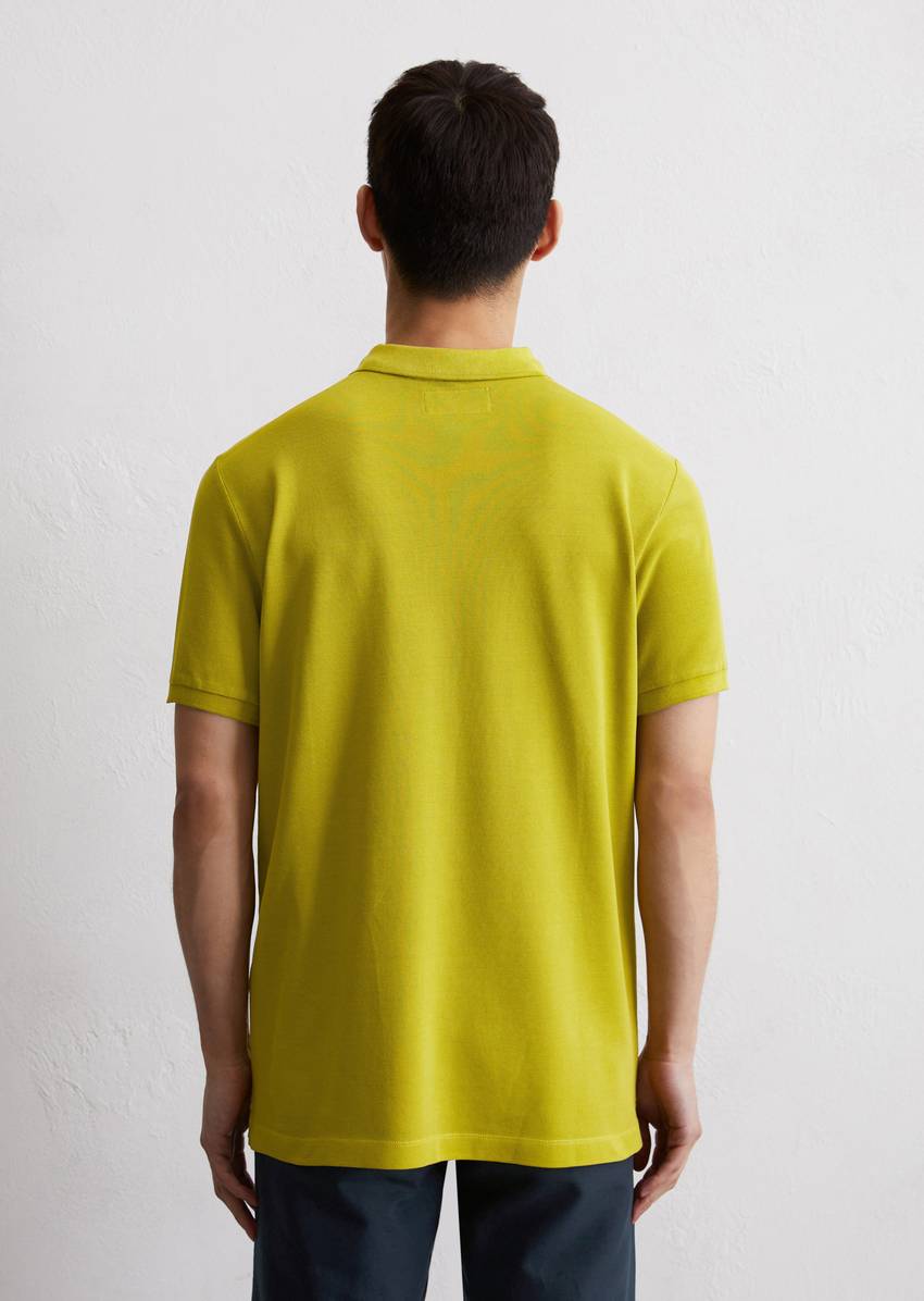 Piqué shaped polo shirt made from organic cotton stretch