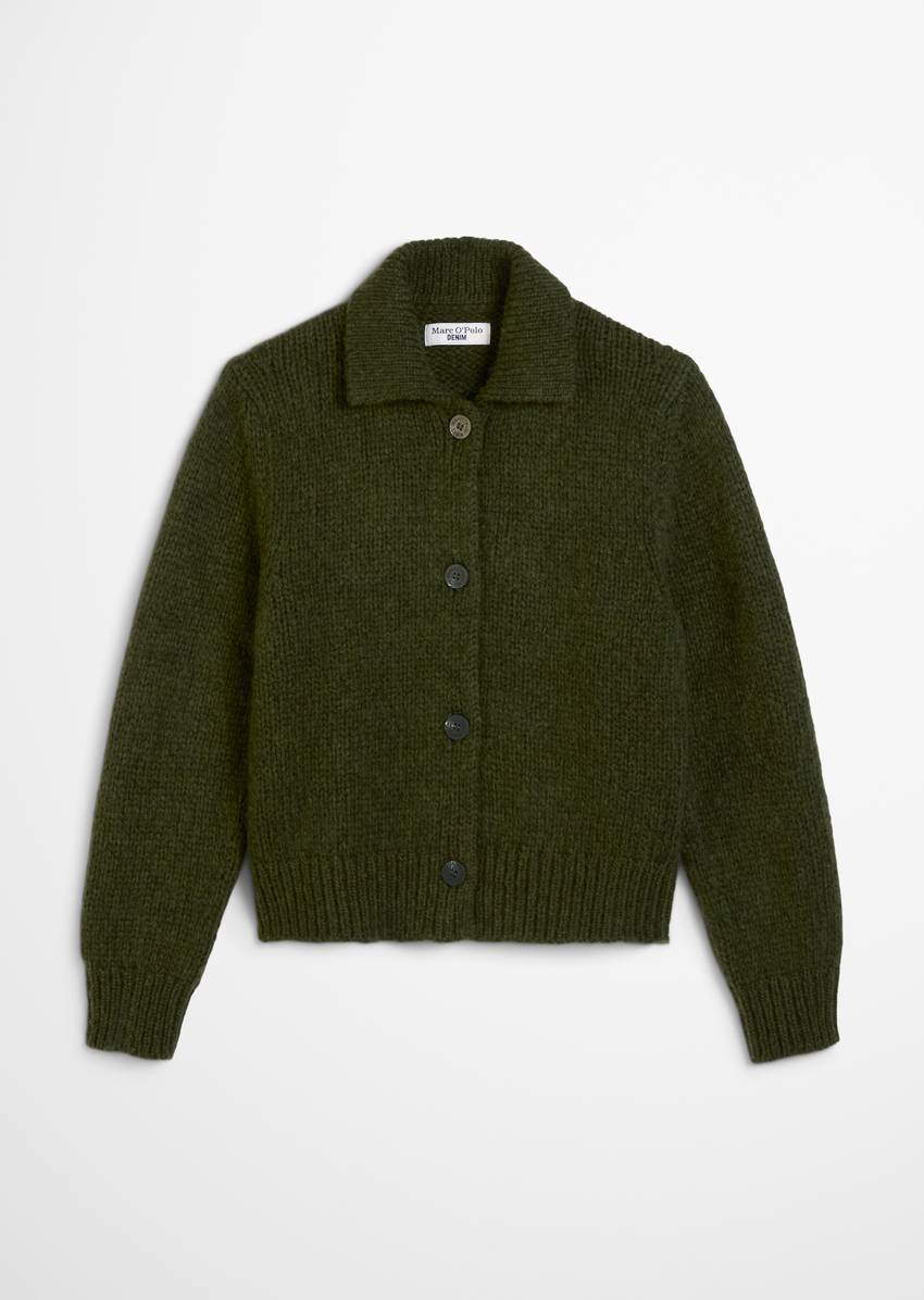 Chunky regular cardigan made from a soft virgin wool blend