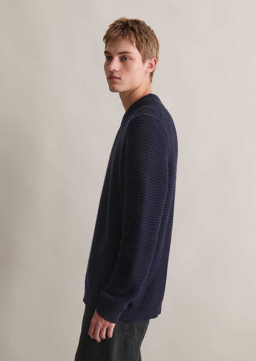 Wool sweater relaxed with a striking structure