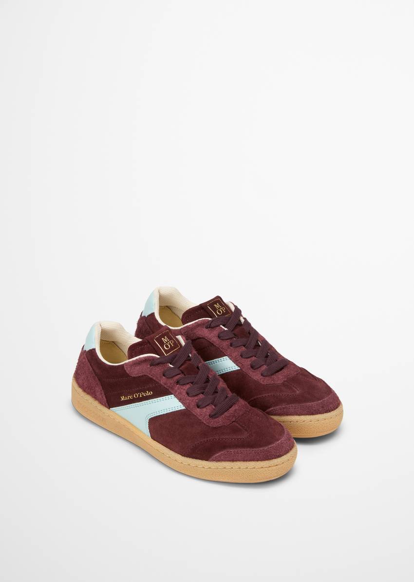 Sneaker with textured accents