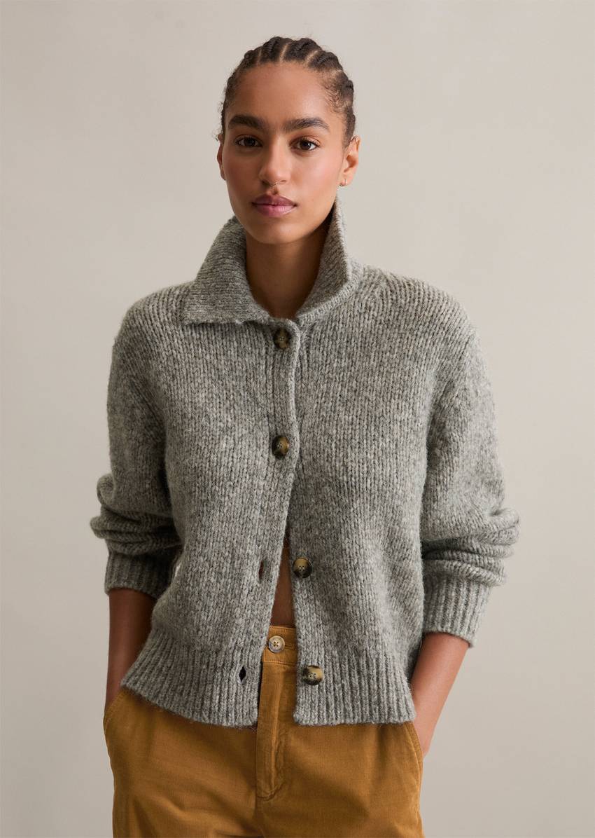 Chunky regular cardigan made from a soft virgin wool blend