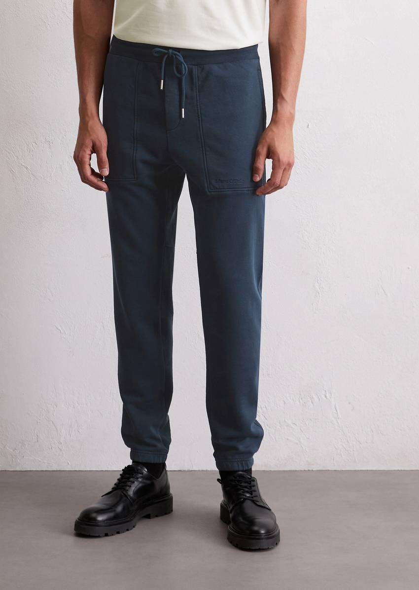 Regular sweatpants made from recycled cotton