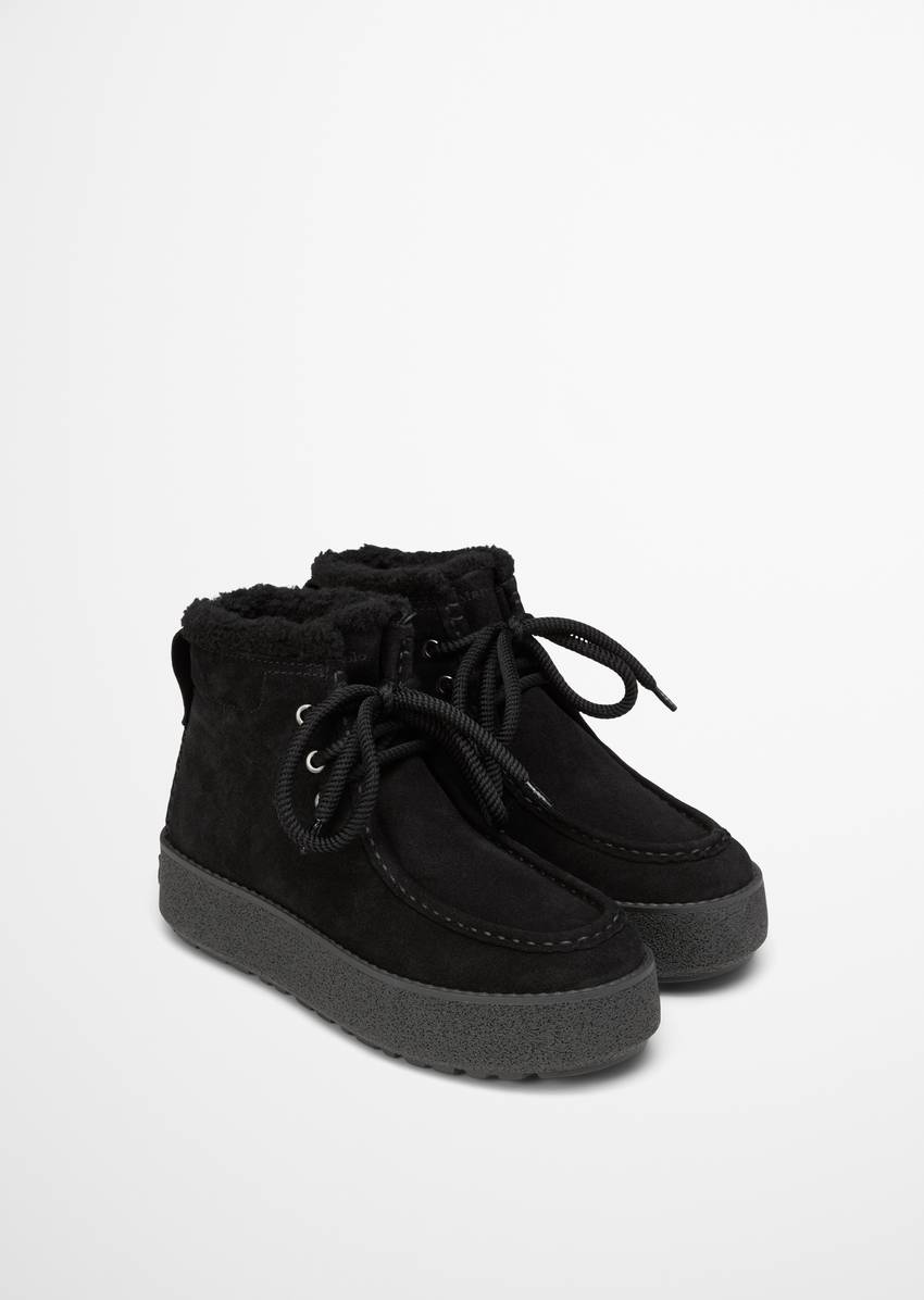 Lace-up model Pia with fluffy warm lining