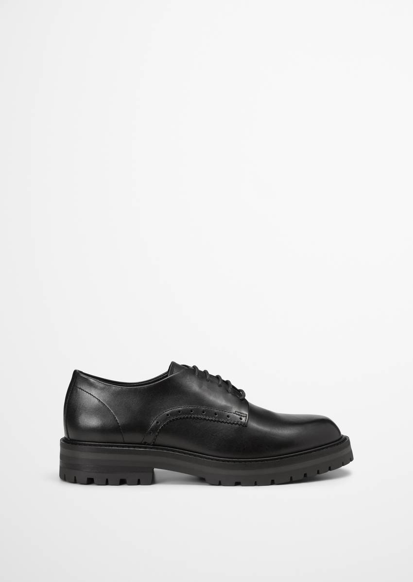 Derby lace-up made from fine cowhide
