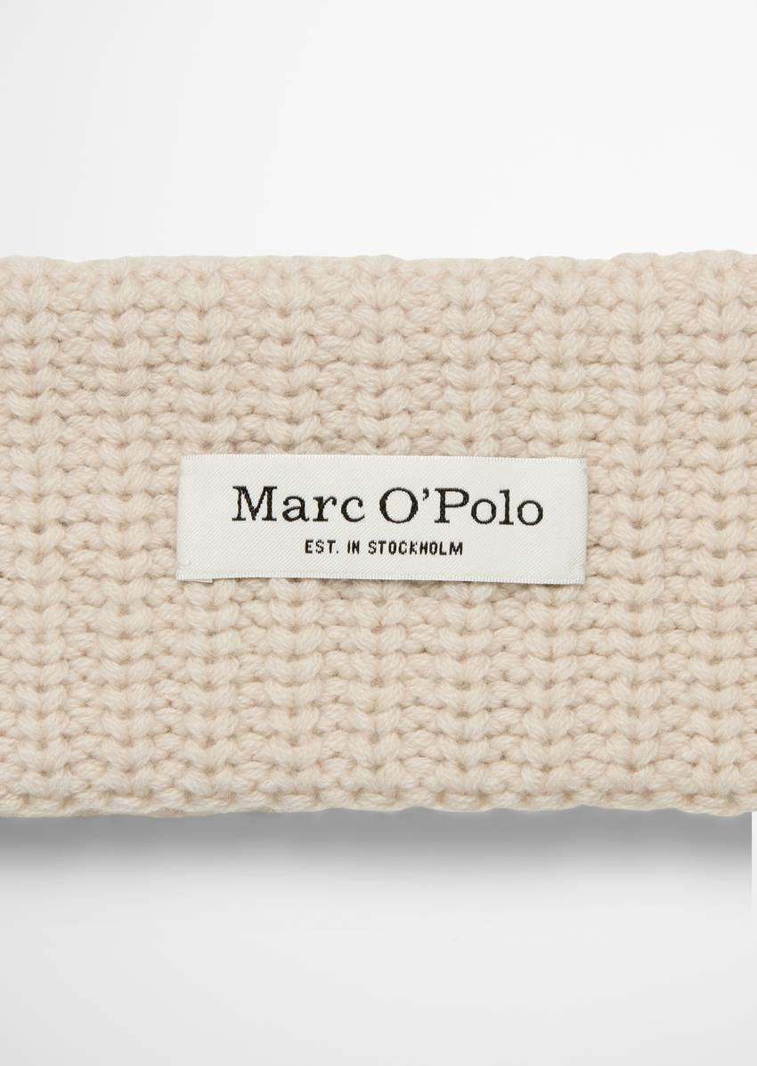 Headband made from a soft merino wool and cashmere blend