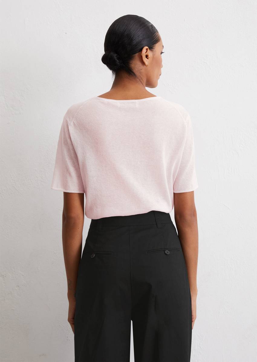 Short sleeve sweater loose made from an organic cotton blend