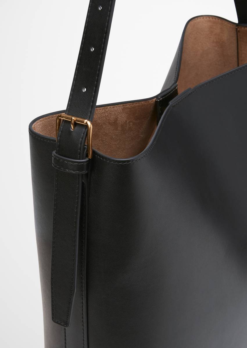 Hobo bag medium with removable inner pouch