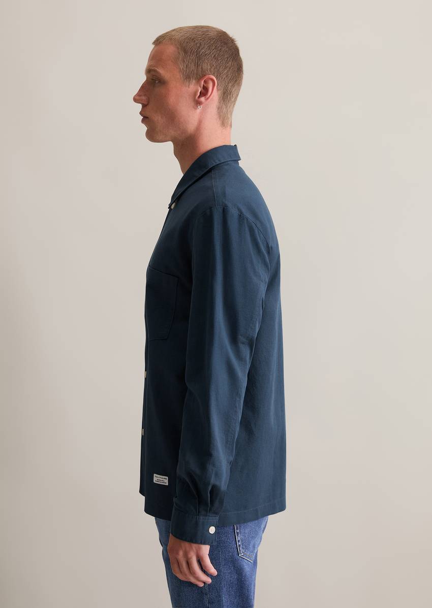 Relaxed shirt made from linen and organic cotton