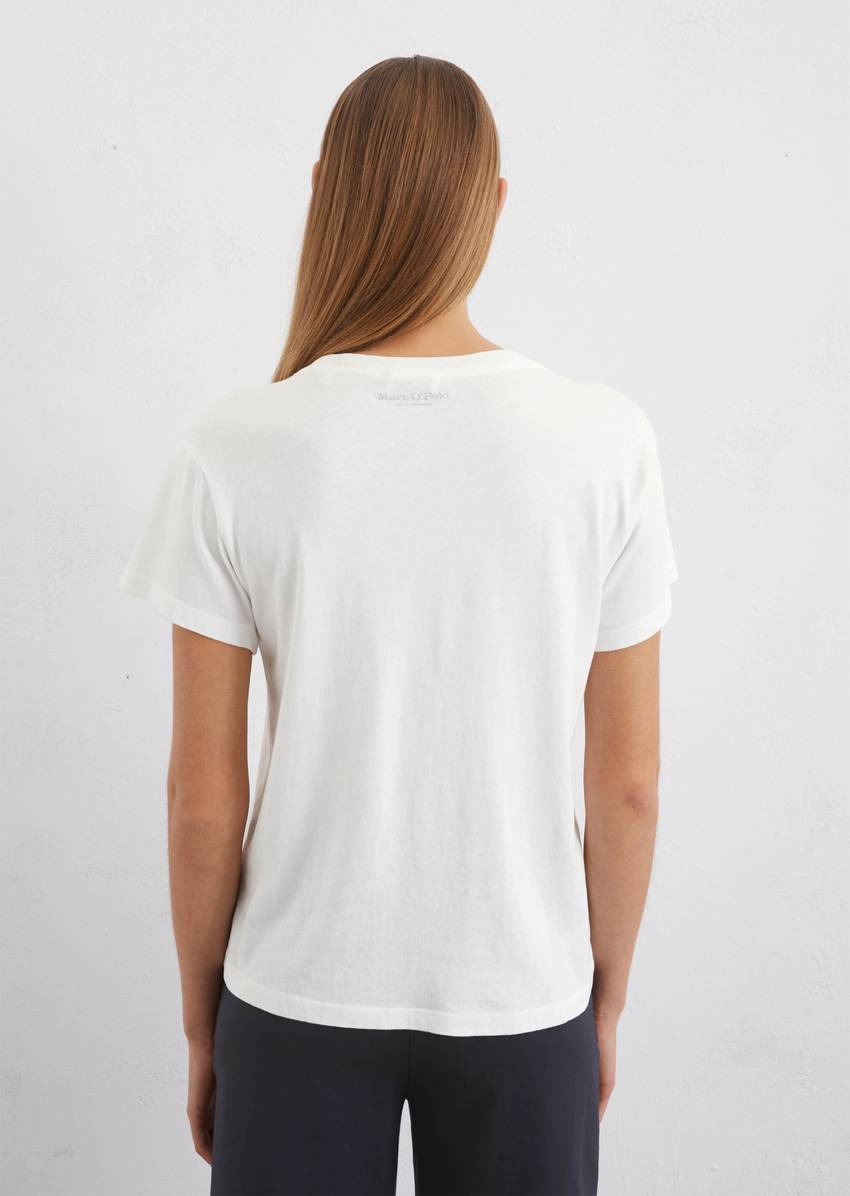 Loose basic T-shirt made of organic cotton