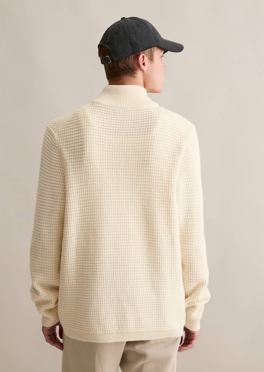Relaxed knit troyer with a striking structure