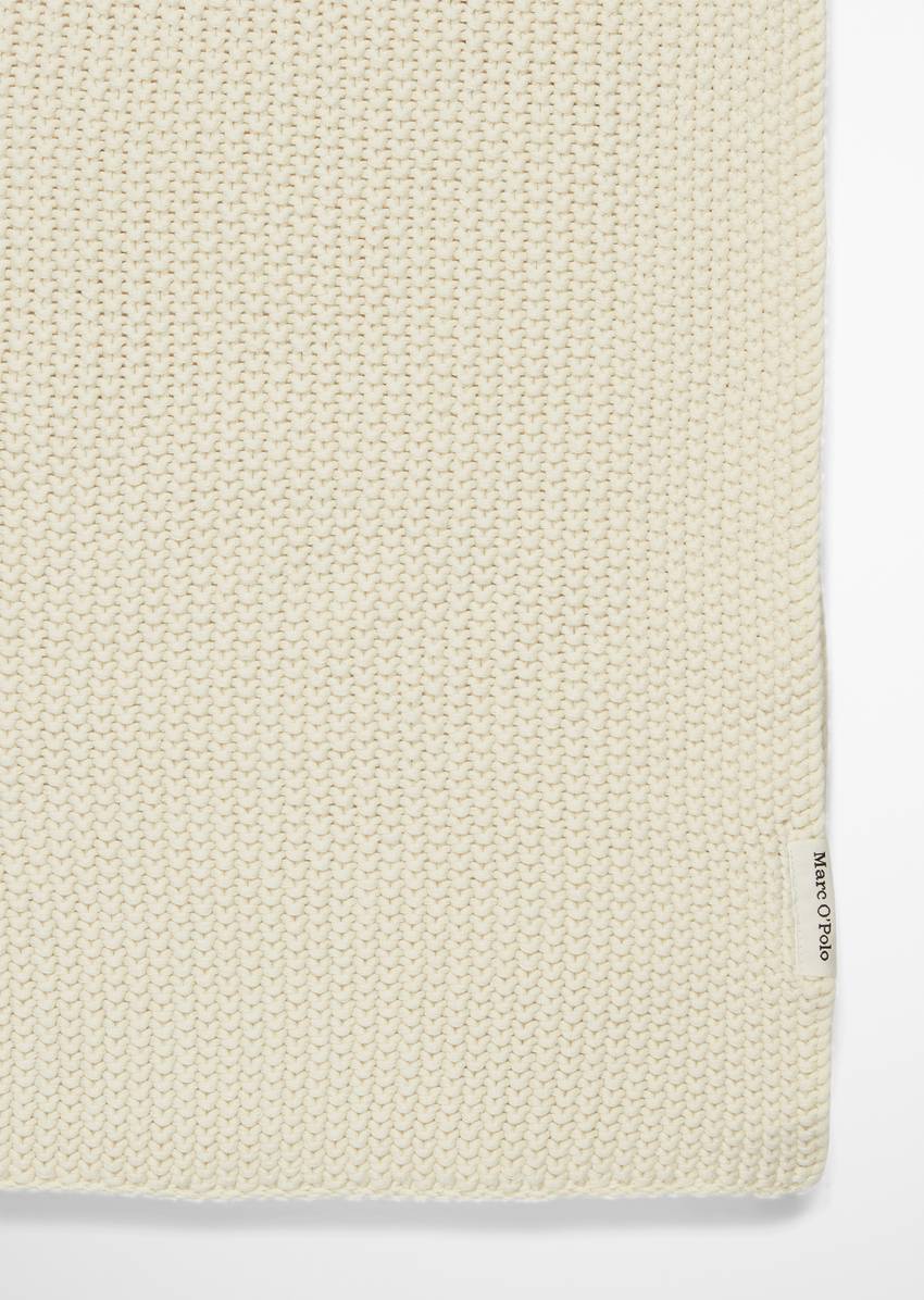 Plaid Model Nordic Knit made from pure organic cotton