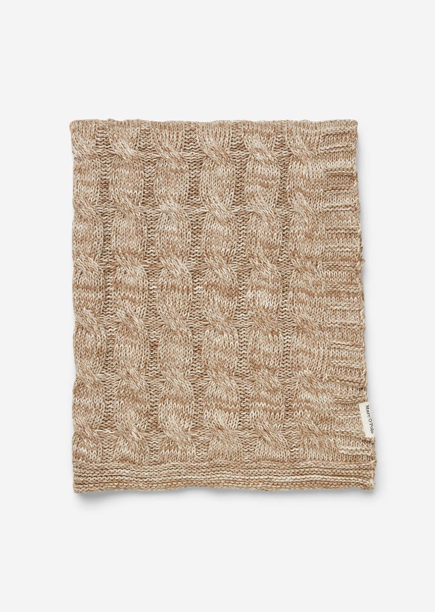 Plaid model Ainaa made from pure organic cotton