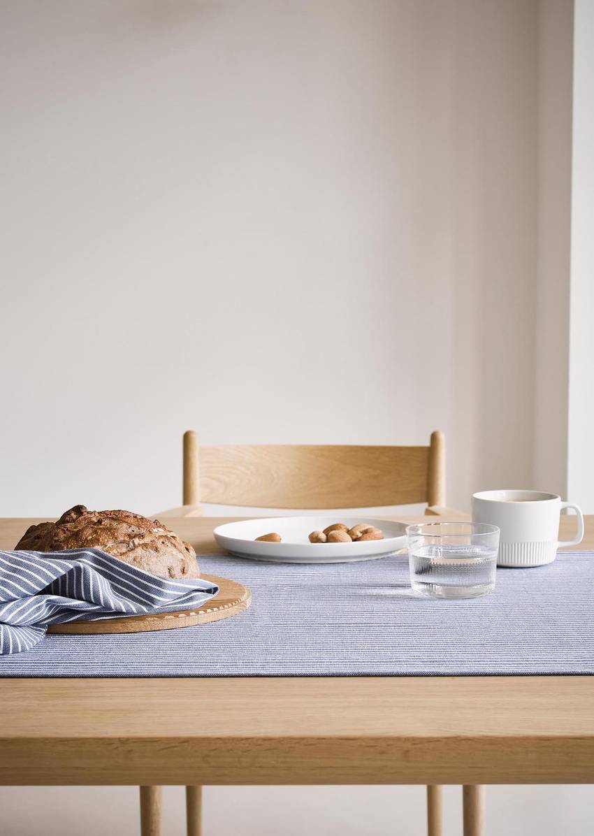 Table set model Tentstra made from organic cotton