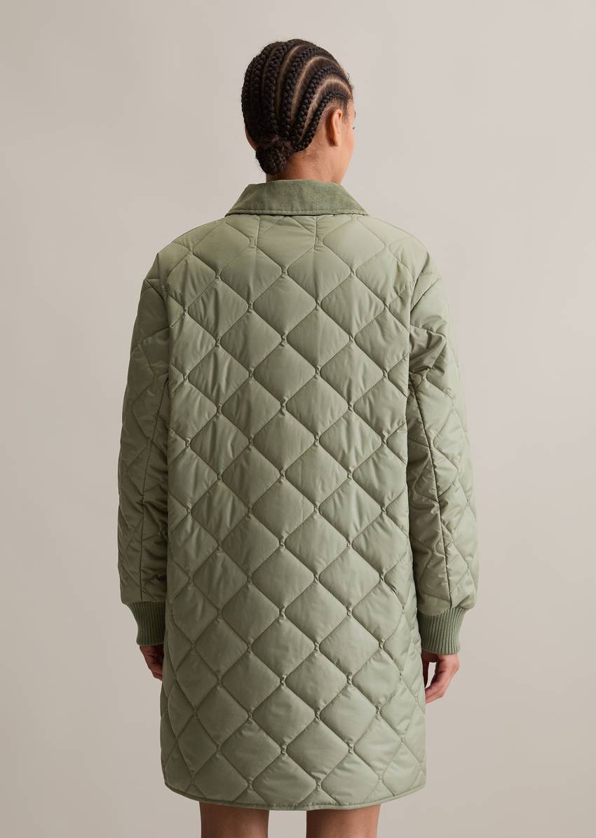 Relaxed lightweight quilted coat made from recycled polyester