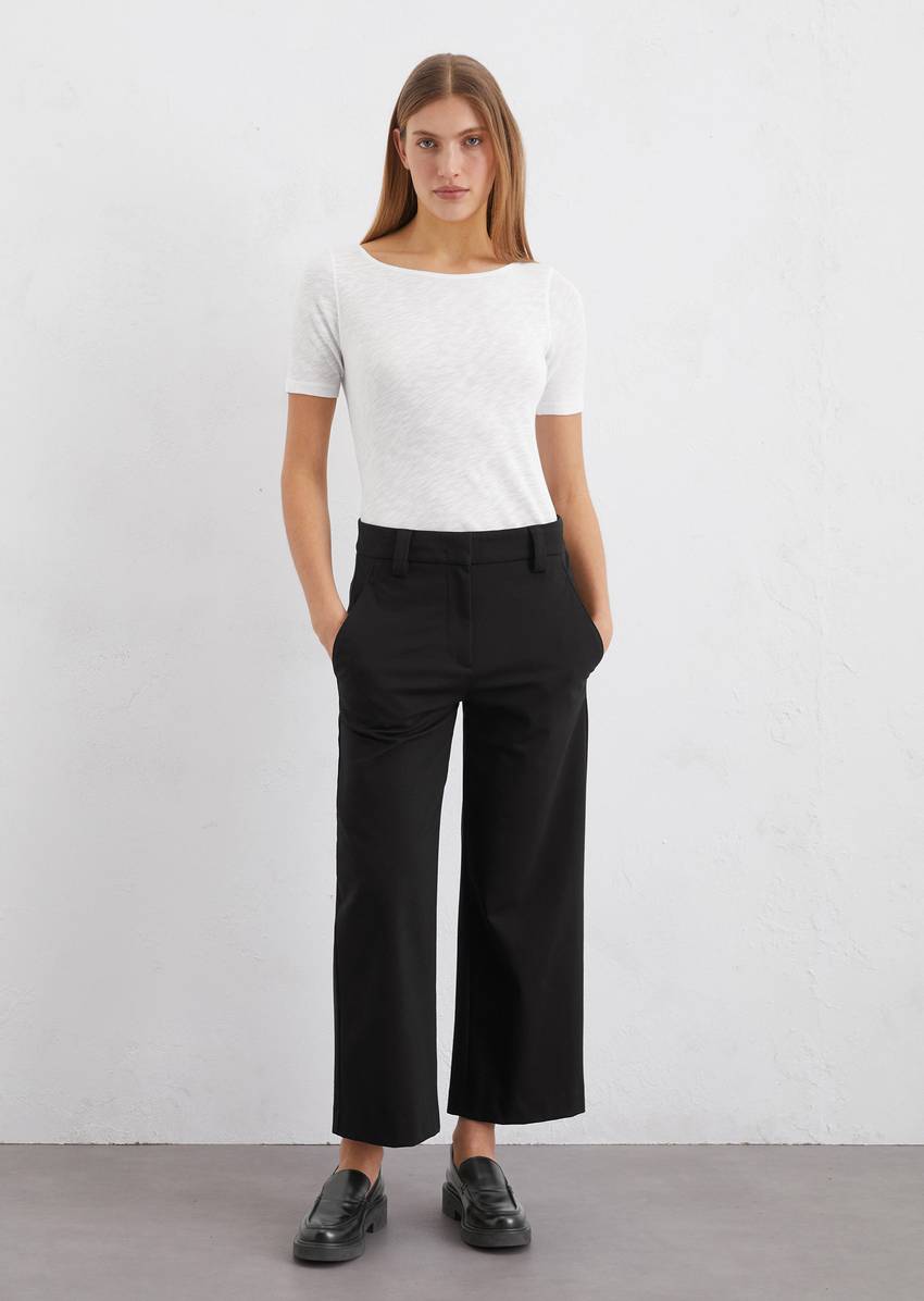 Regular slub jersey T-shirt with a bateau neckline