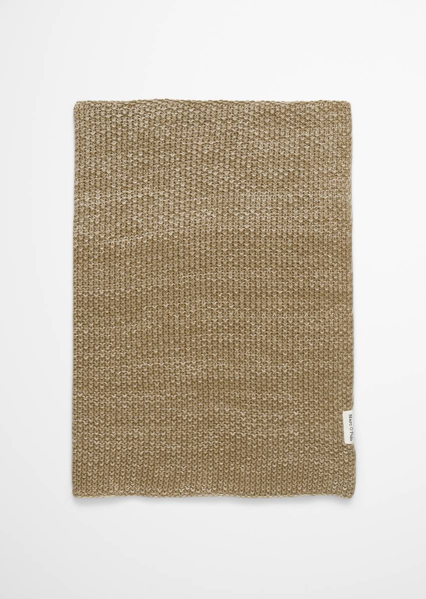 Plaid Model Nordic Knit melange made from soft organic cotton