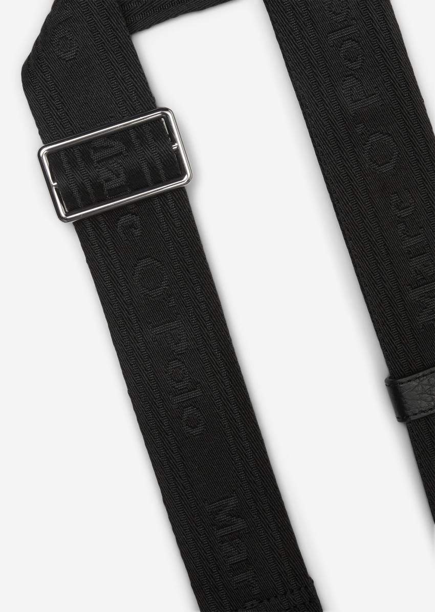 Adjustable shoulder strap with a woven jacquard logo