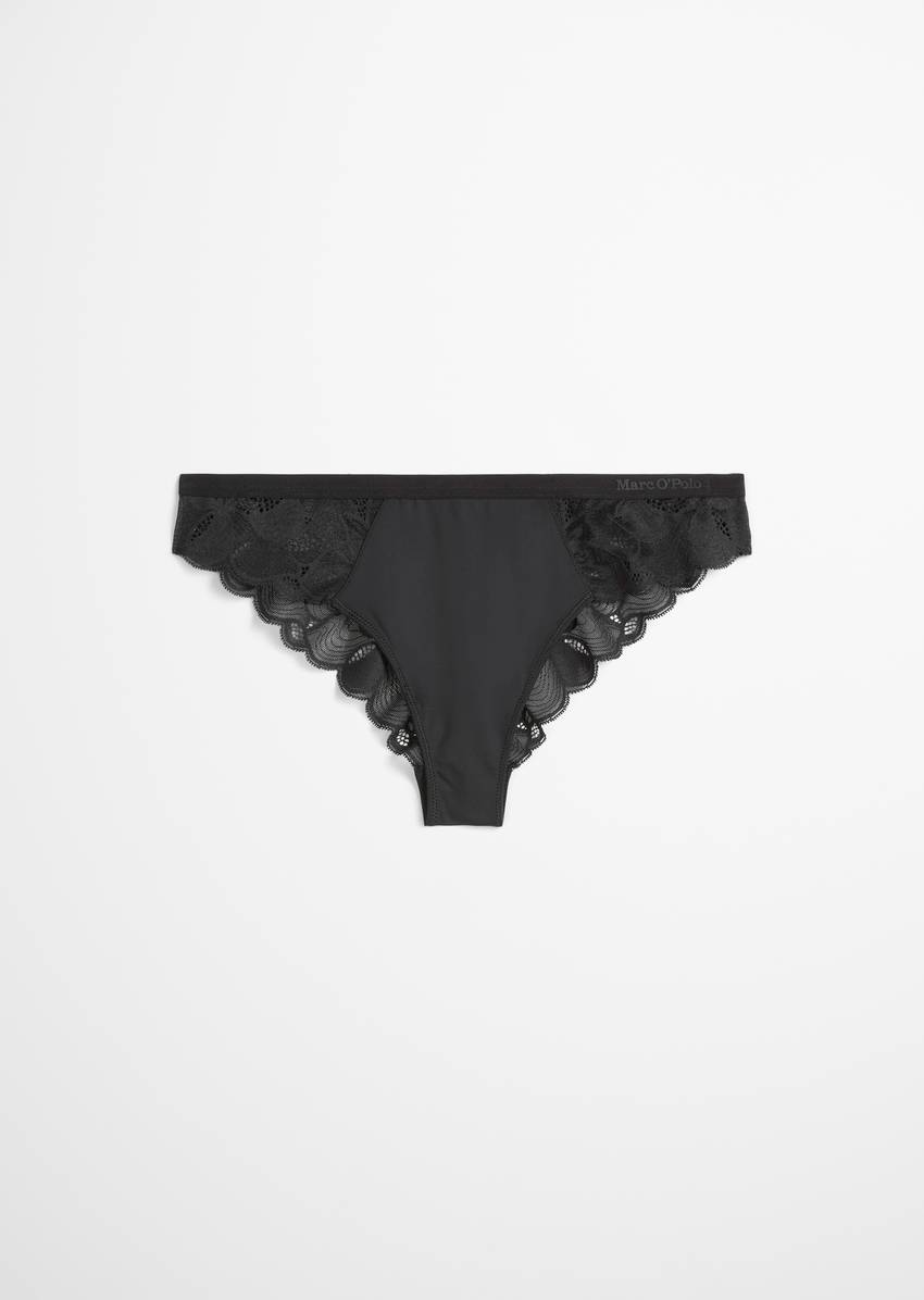 Slip with delicate lace