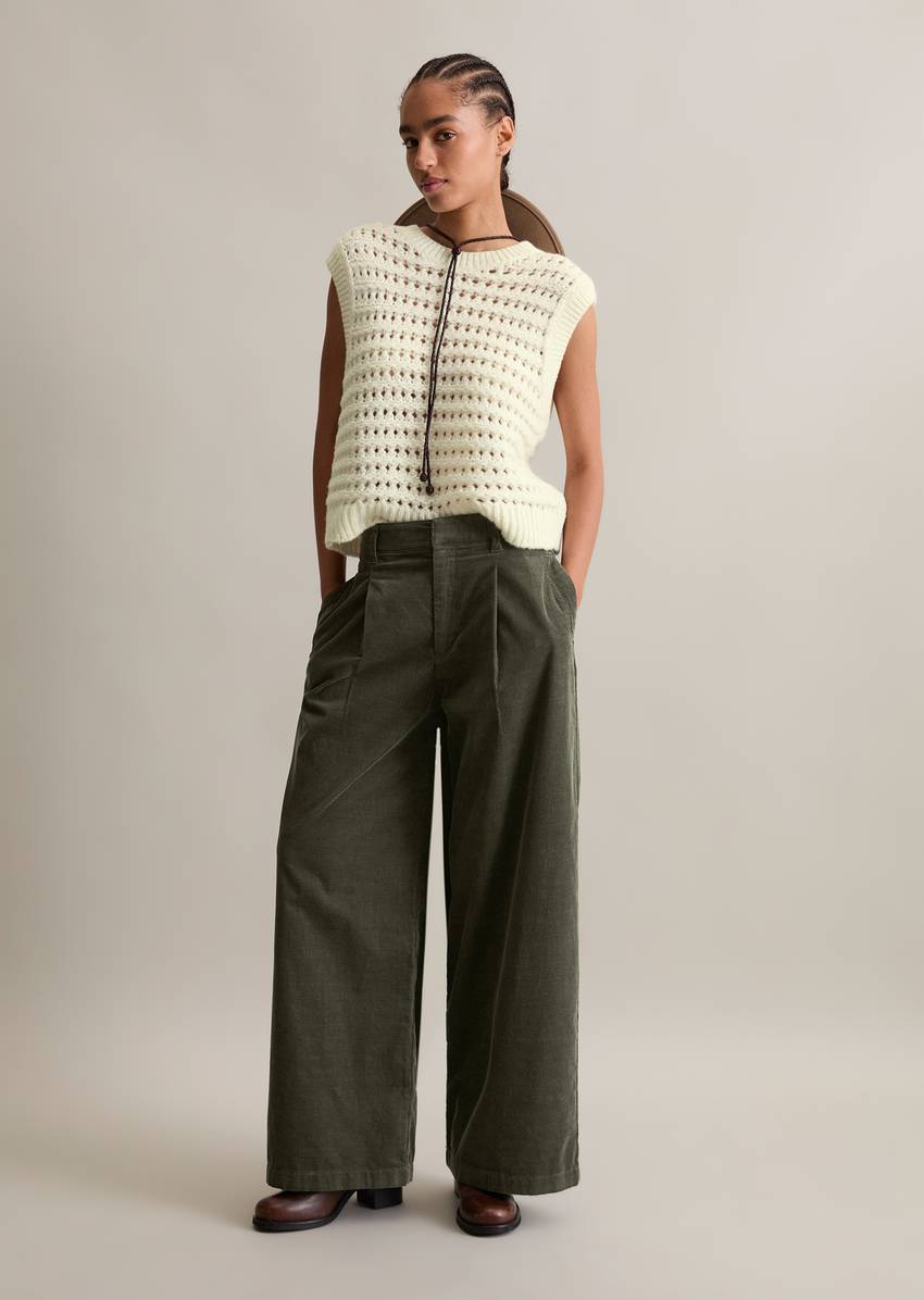 Pleated corduroy trousers wide made from organic cotton