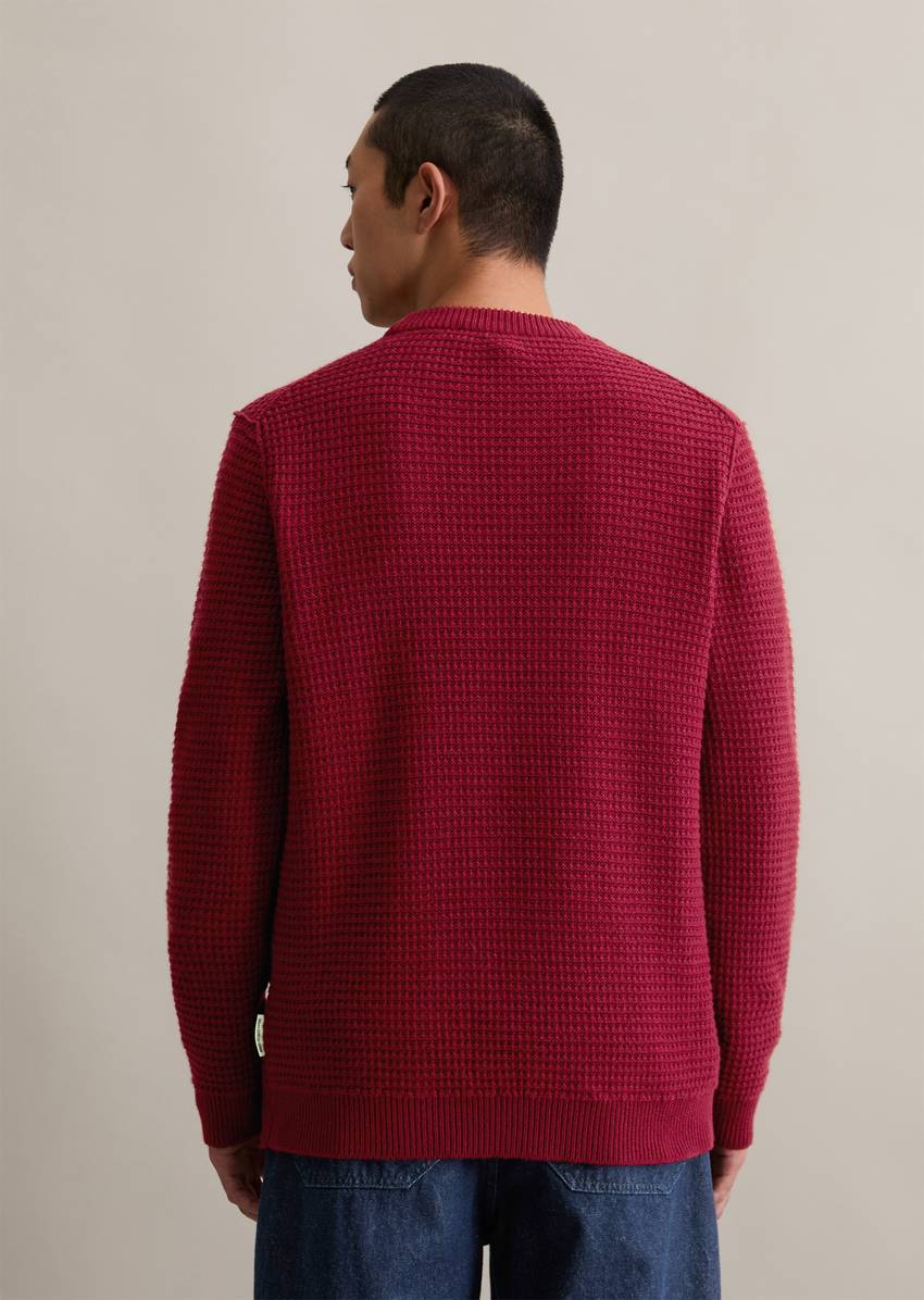 Wool sweater relaxed with a striking structure