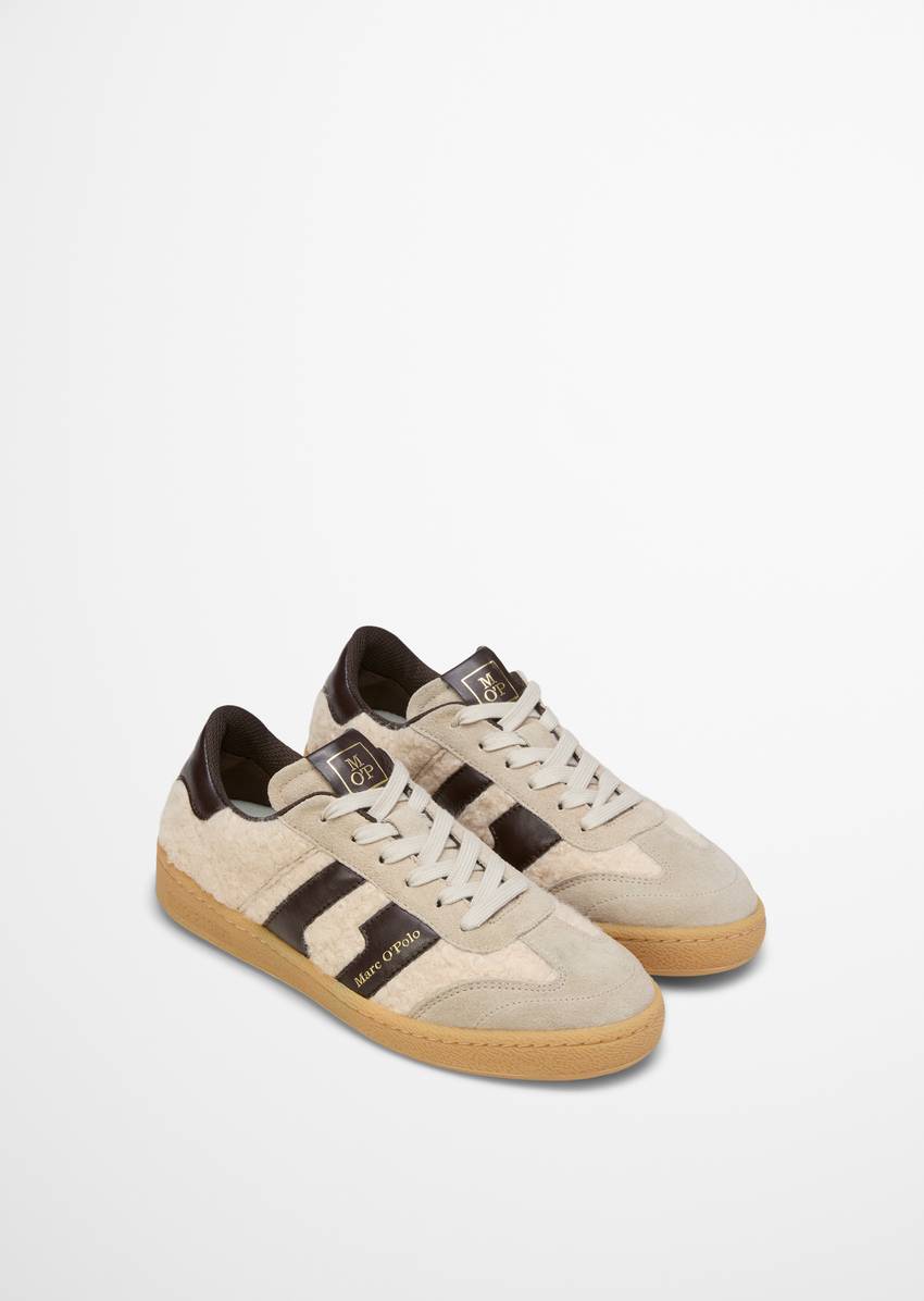 Sneaker made of leather and teddy fur