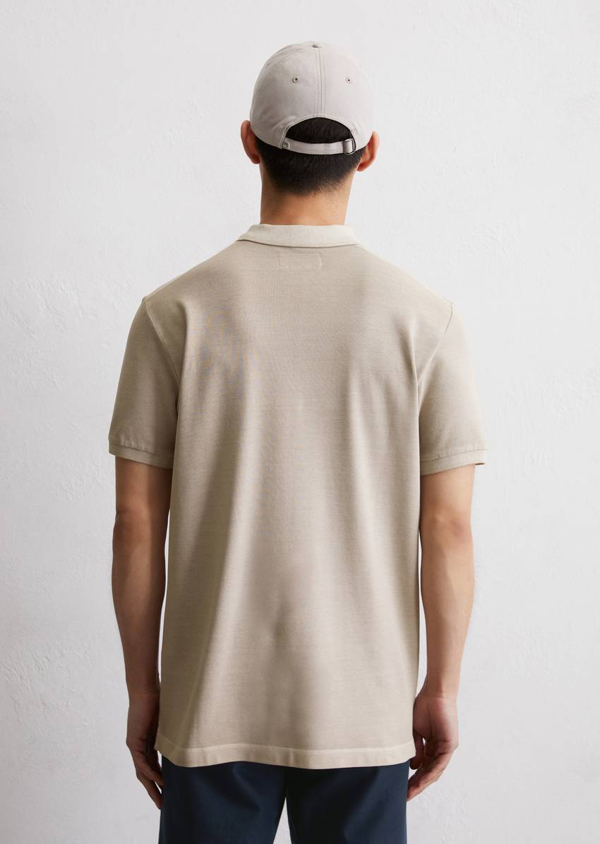Piqué shaped polo shirt made from organic cotton stretch