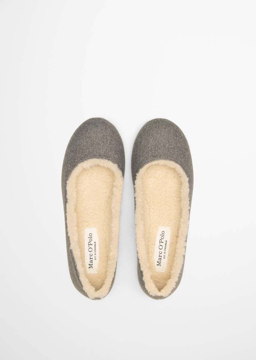 Ballerina slippers with warming teddy lining